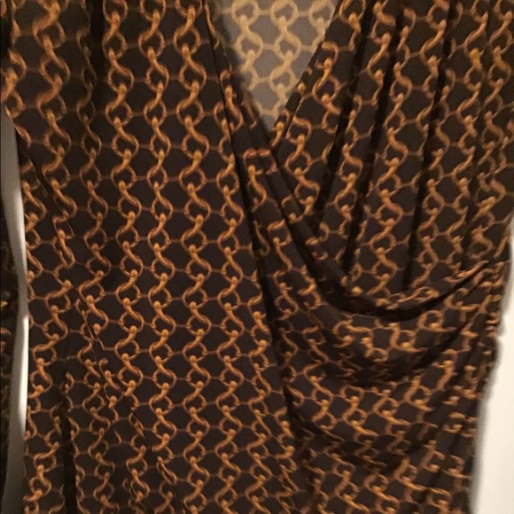 V-neck wrap blouse - Picture 4 of 8